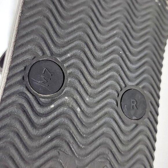 Hurley Men's Camo Black Grey Flip Flops Thongs Size 7 - Picture 9 of 10